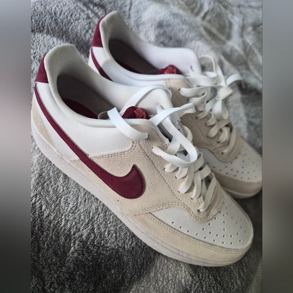 Women White and Burgundy Sneakers